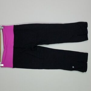 Lululemon black and pink size 6 cropped leggings